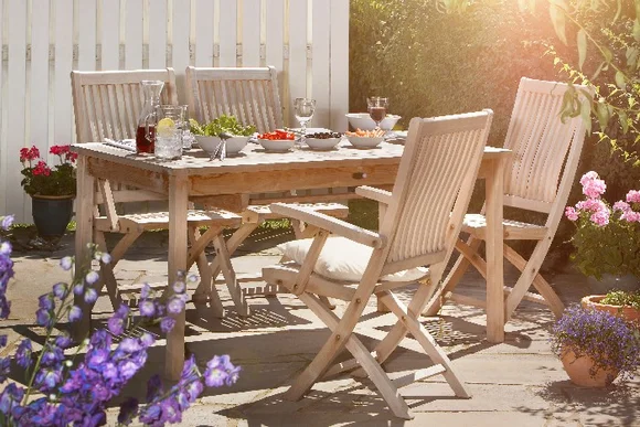 Gartenmöbel aus Holz